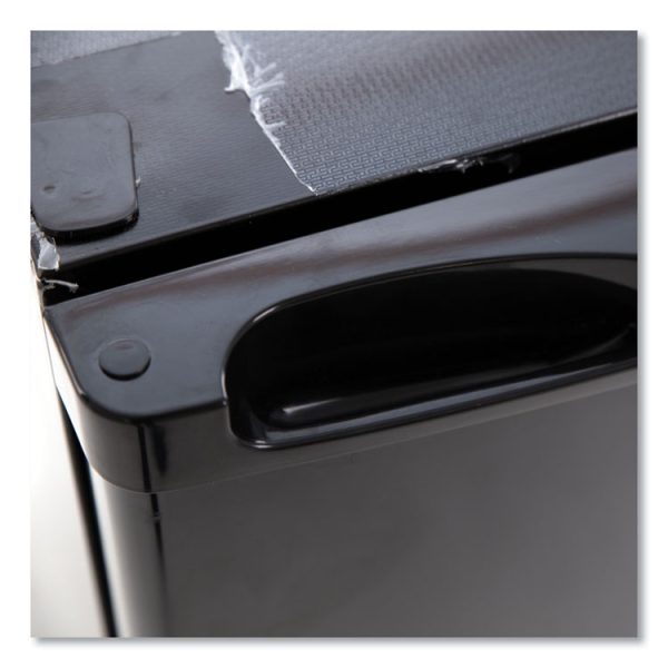 4.4 Cu.ft. Auto-Defrost Refrigerator, 19.25 X 22 X 33, Black - Image 7