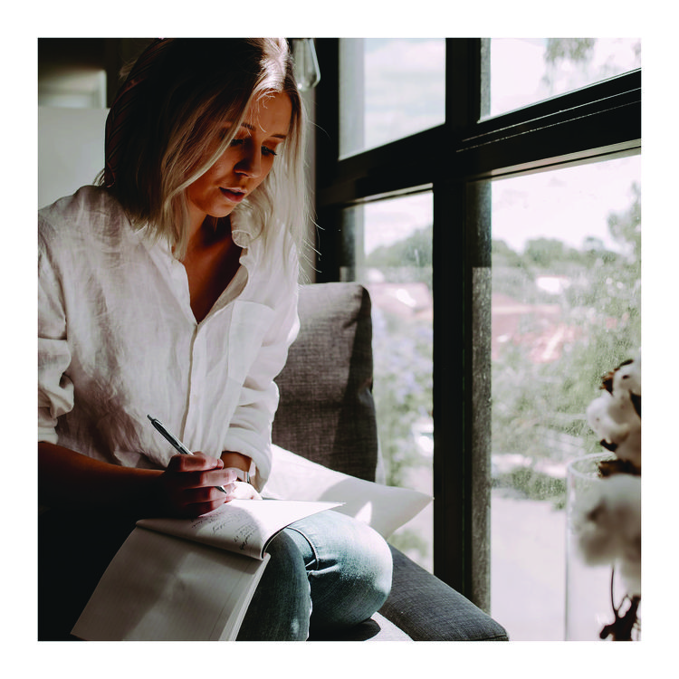 Signo 207 Gel Pen, Retractable, Medium 0.7 Mm, Black Ink, Smoke/black Barrel, Dozen - Image 10